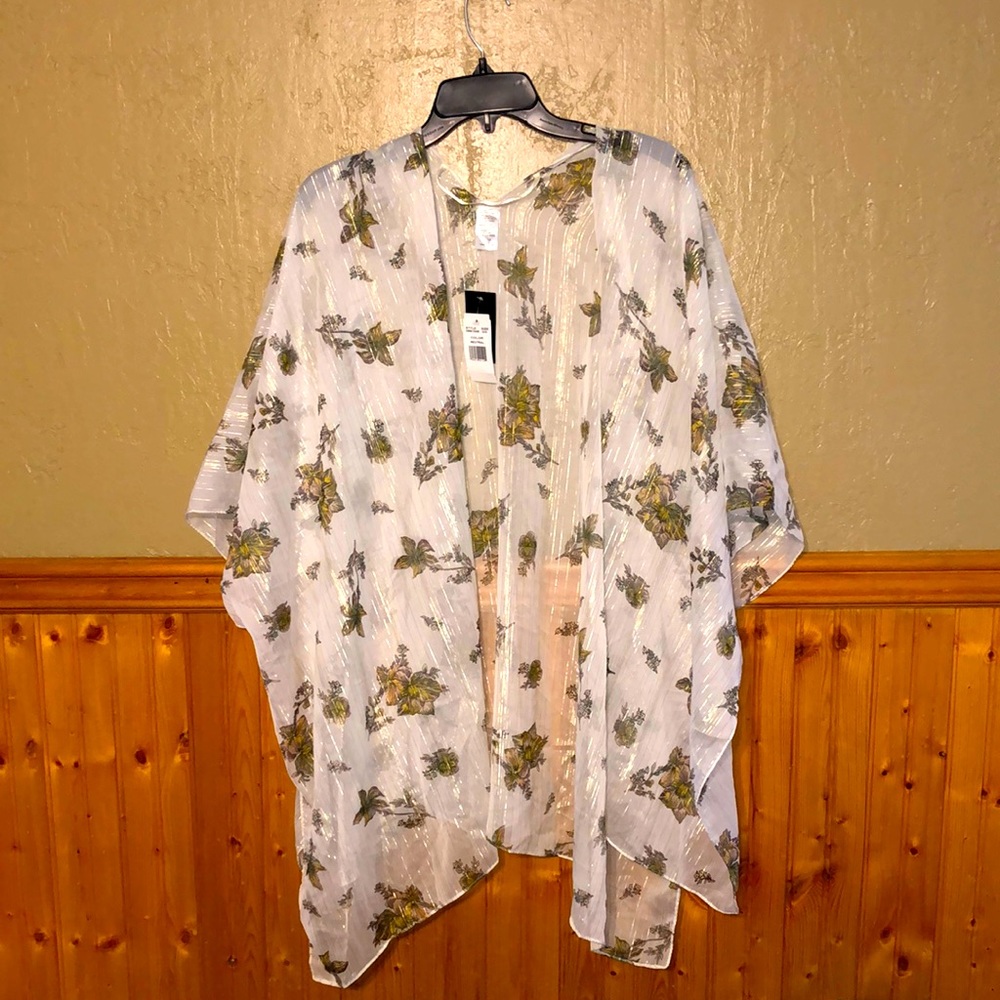 NWT style collective floral kimono